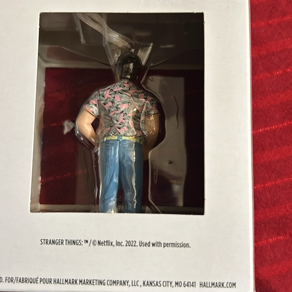 Stranger Things Chief Hopper
Hallmark Ornament - Picture 4 of 5